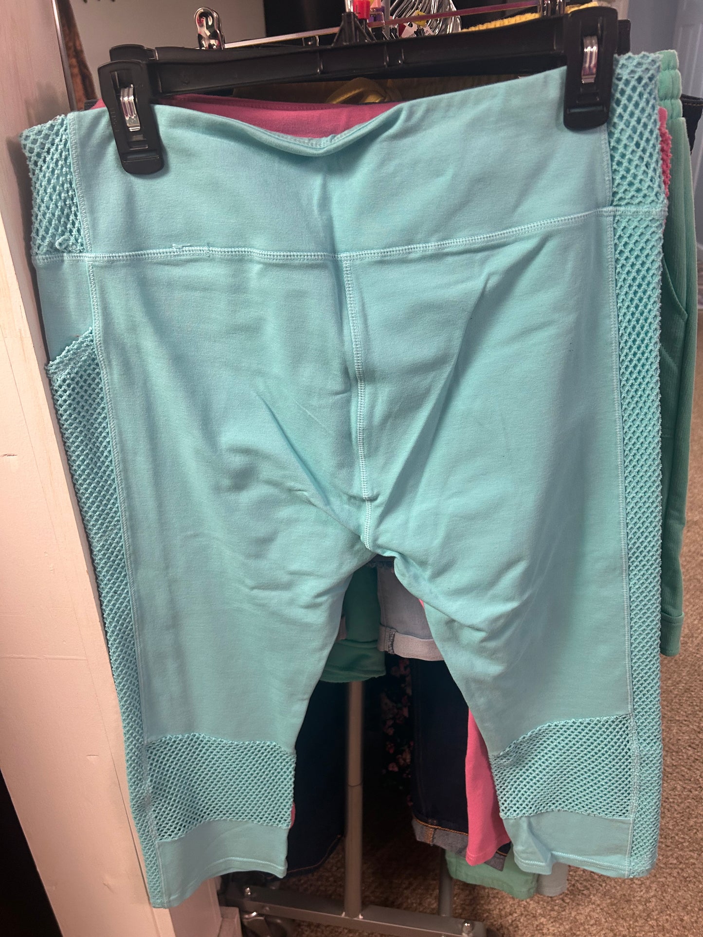 Earth Yoga Capris