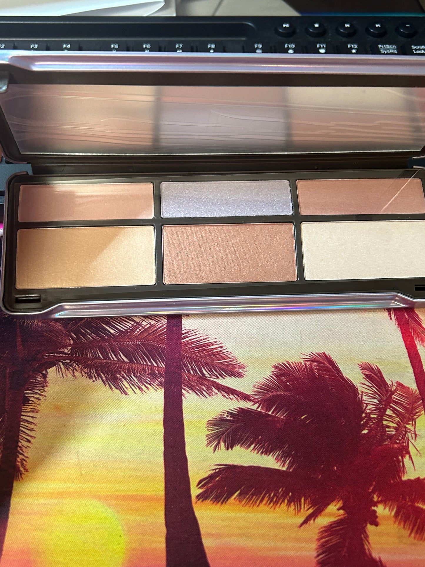 Strobe Illuminating Palette