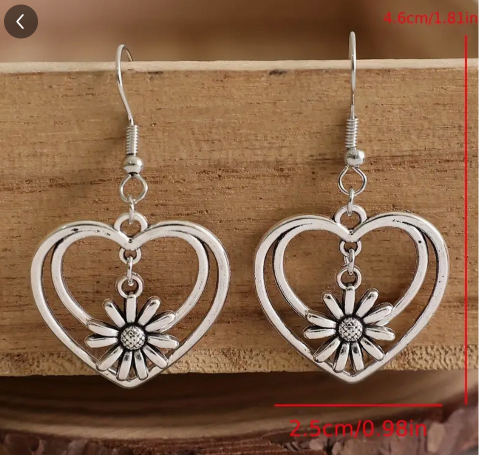 Daisy & Heart Earrings