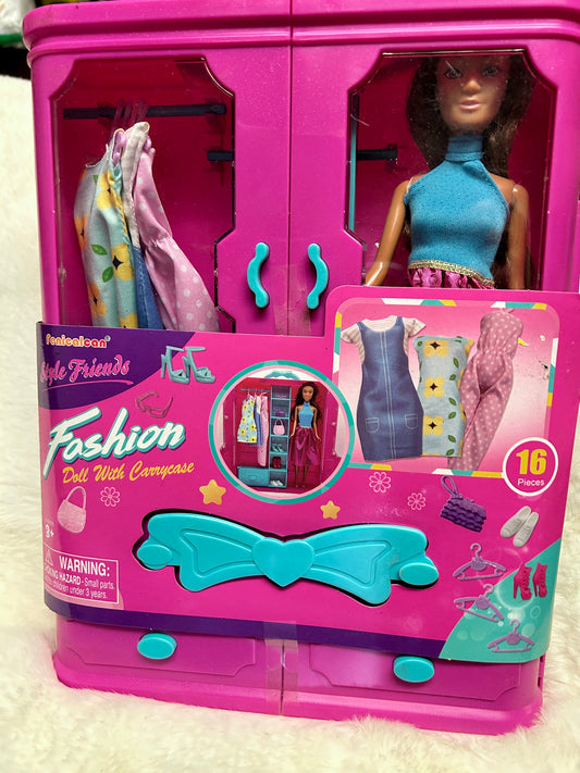 Fashion Doll W/Carry Case